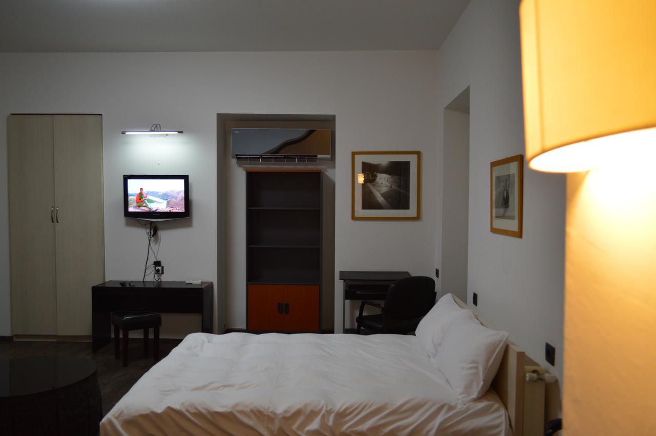 Deluxe Apartment Tbilisi ภายนอก รูปภาพ